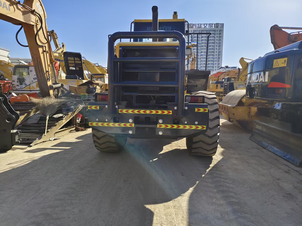 KOMATSU WA380-6 - מעמיס גלגלים: תמונה 2 KOMATSU WA380-6 - מעמיס גלגלים: תמונה 2