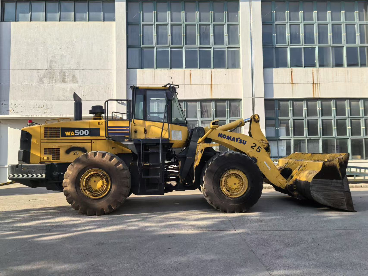 KOMATSU WA500-6 - מעמיס גלגלים: תמונה 1 KOMATSU WA500-6 - מעמיס גלגלים: תמונה 1