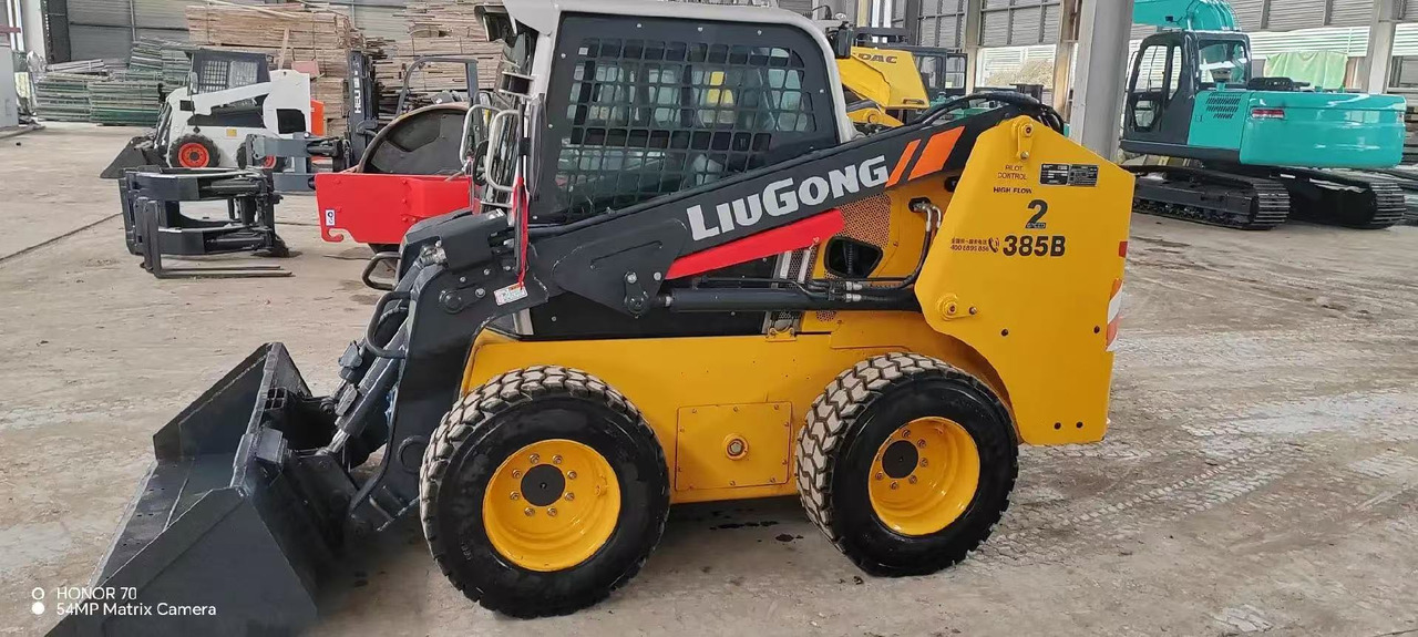 Liugong CLG385B - מעמיס היגוי החלקה: תמונה 1 Liugong CLG385B - מעמיס היגוי החלקה: תמונה 1