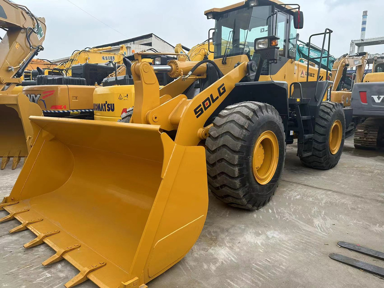 SDLG LG958F - מעמיס גלגלים: תמונה 2 SDLG LG958F - מעמיס גלגלים: תמונה 2