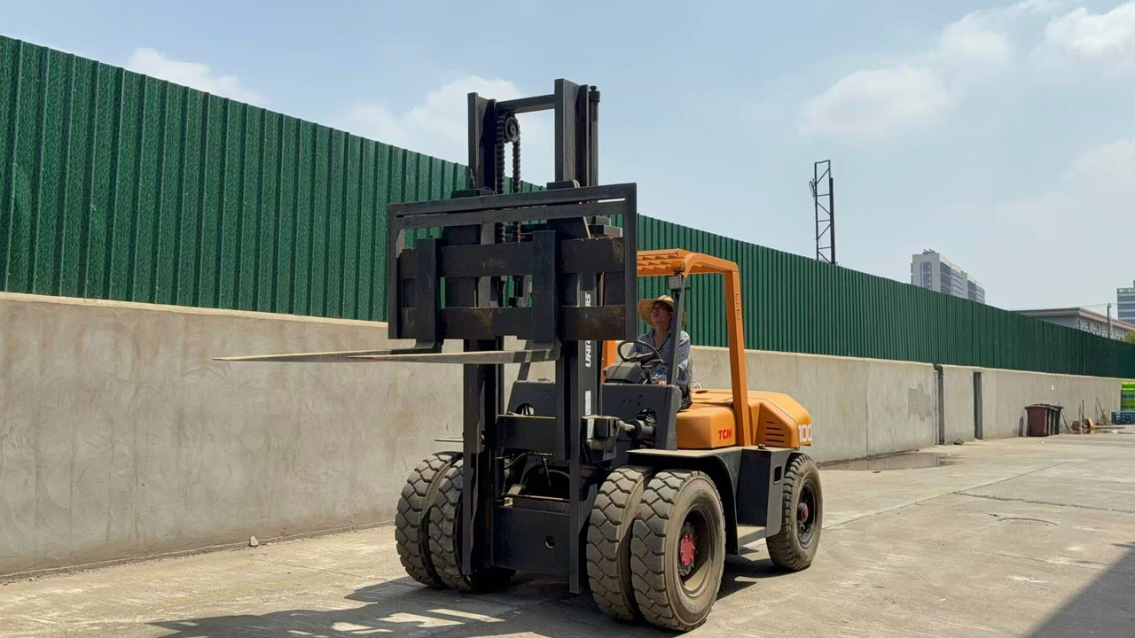 TCM FD100 - מלגזת סולר: תמונה 3 TCM FD100 - מלגזת סולר: תמונה 3
