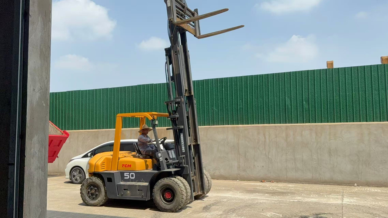 TCM FD50 - מלגזת סולר: תמונה 1 TCM FD50 - מלגזת סולר: תמונה 1