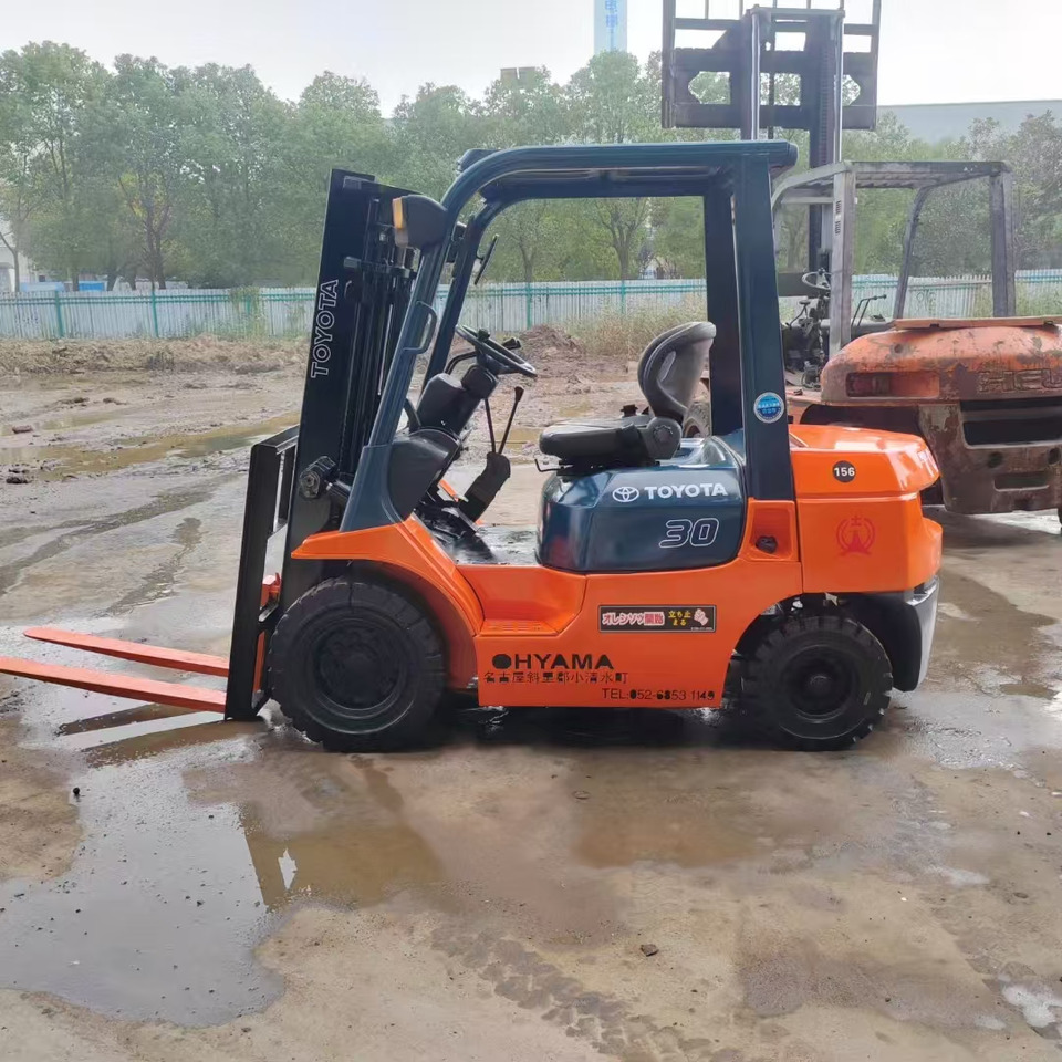 TOYOTA 62-7FD30 - מלגזת סולר: תמונה 1 TOYOTA 62-7FD30 - מלגזת סולר: תמונה 1