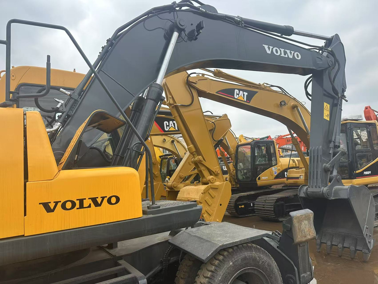 VOLVO EW170BLC - מחפר גלגלים: תמונה 2 VOLVO EW170BLC - מחפר גלגלים: תמונה 2