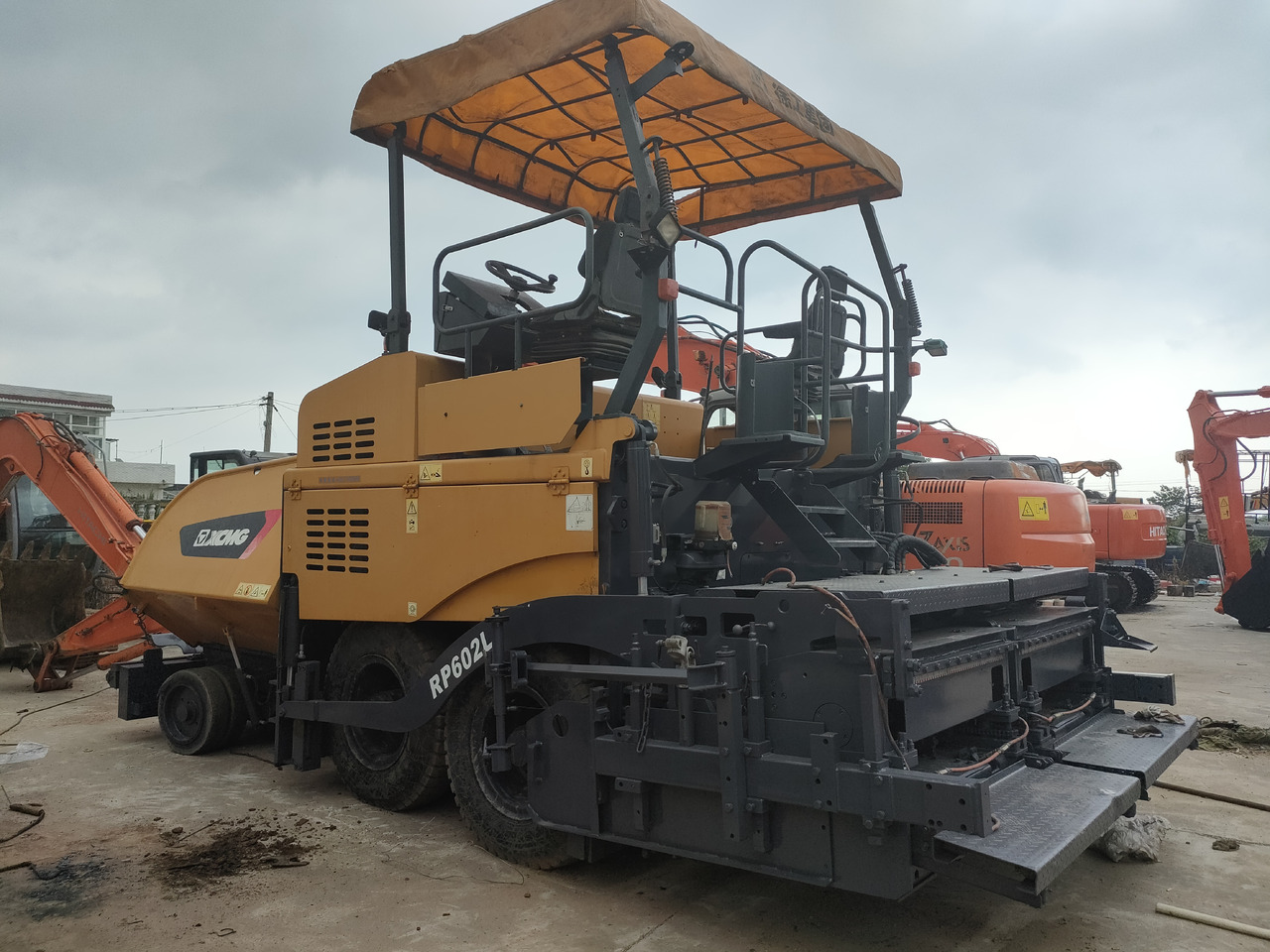 XCMG RP602L - מרצף אספלט: תמונה 1 XCMG RP602L - מרצף אספלט: תמונה 1