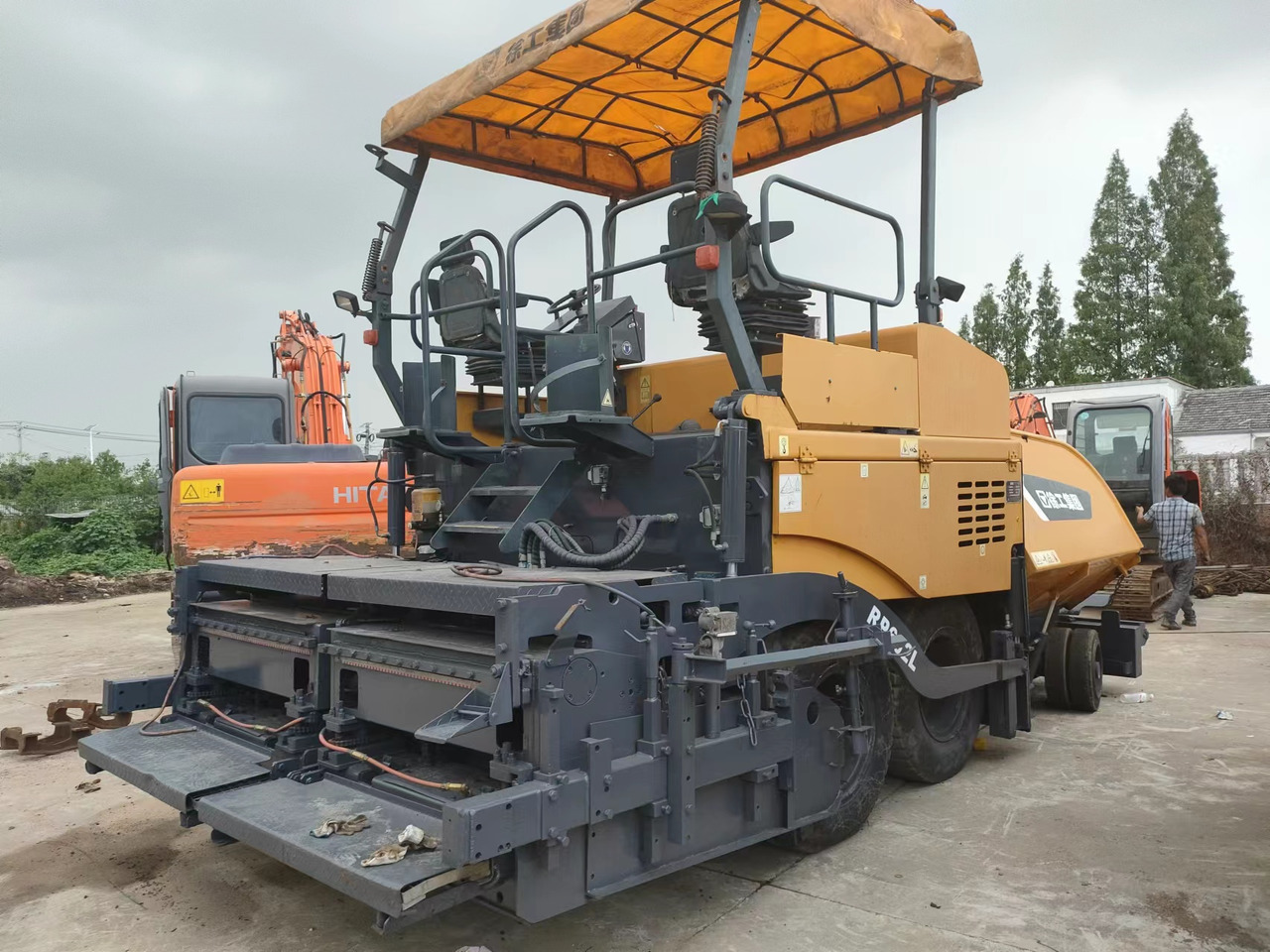 XCMG RP602 - מרצף אספלט: תמונה 2 XCMG RP602 - מרצף אספלט: תמונה 2