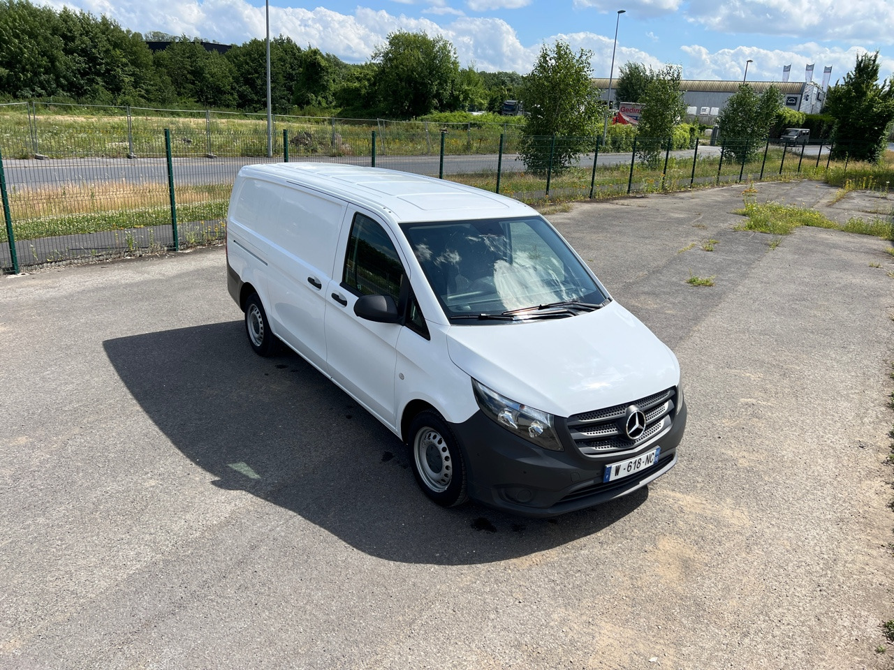 MERCEDES-BENZ VITO 109 Fourgon 1.6 BlueTEC Long Utilitaire - כלי רכב מסחרי עם לוח: תמונה 4 MERCEDES-BENZ VITO 109 Fourgon 1.6 BlueTEC Long Utilitaire - כלי רכב מסחרי עם לוח: תמונה 4