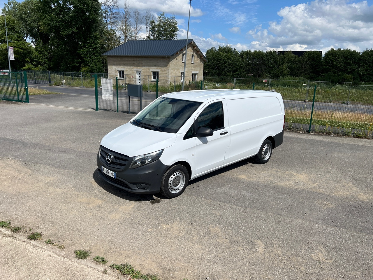 MERCEDES-BENZ VITO 109 Fourgon 1.6 BlueTEC Long Utilitaire - כלי רכב מסחרי עם לוח: תמונה 1 MERCEDES-BENZ VITO 109 Fourgon 1.6 BlueTEC Long Utilitaire - כלי רכב מסחרי עם לוח: תמונה 1