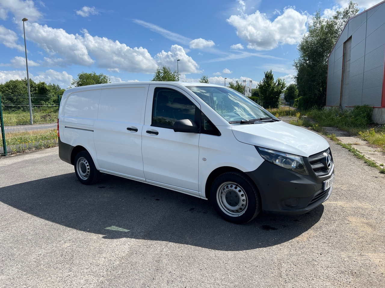 כלי רכב מסחרי עם לוח MERCEDES-BENZ VITO 109 Fourgon 1.6 BlueTEC Long Utilitaire: תמונה 24