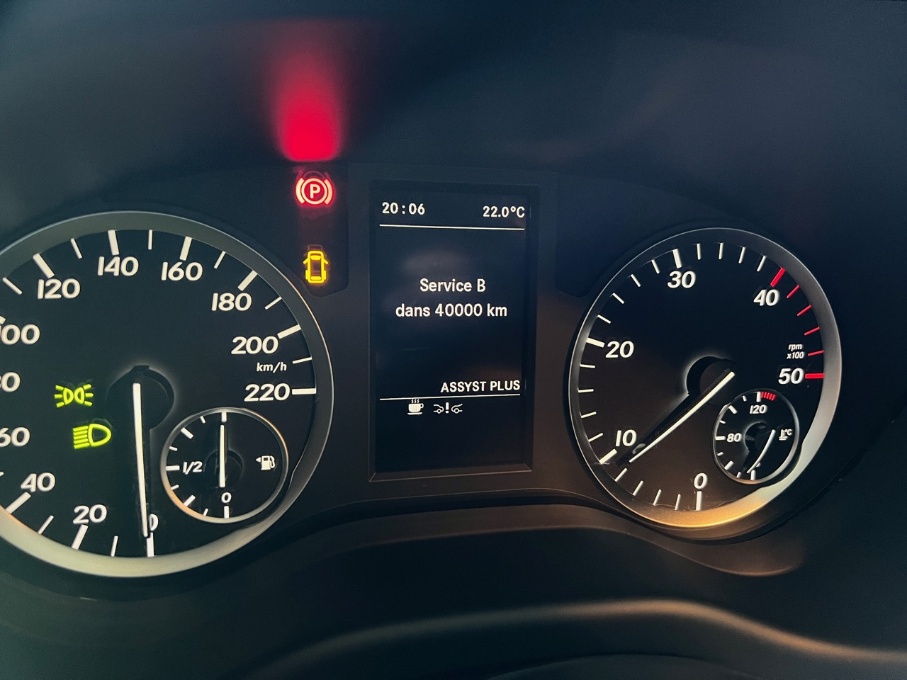 כלי רכב מסחרי עם לוח MERCEDES-BENZ VITO 109 Fourgon 1.6 BlueTEC Long Utilitaire: תמונה 16