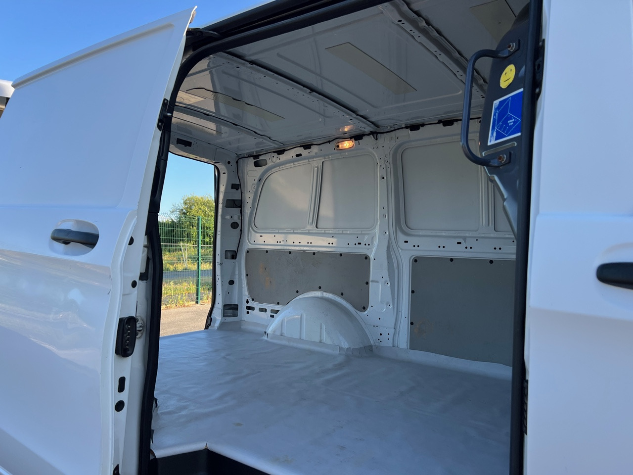 כלי רכב מסחרי עם לוח MERCEDES-BENZ VITO 109 Fourgon 1.6 BlueTEC Long Utilitaire: תמונה 36