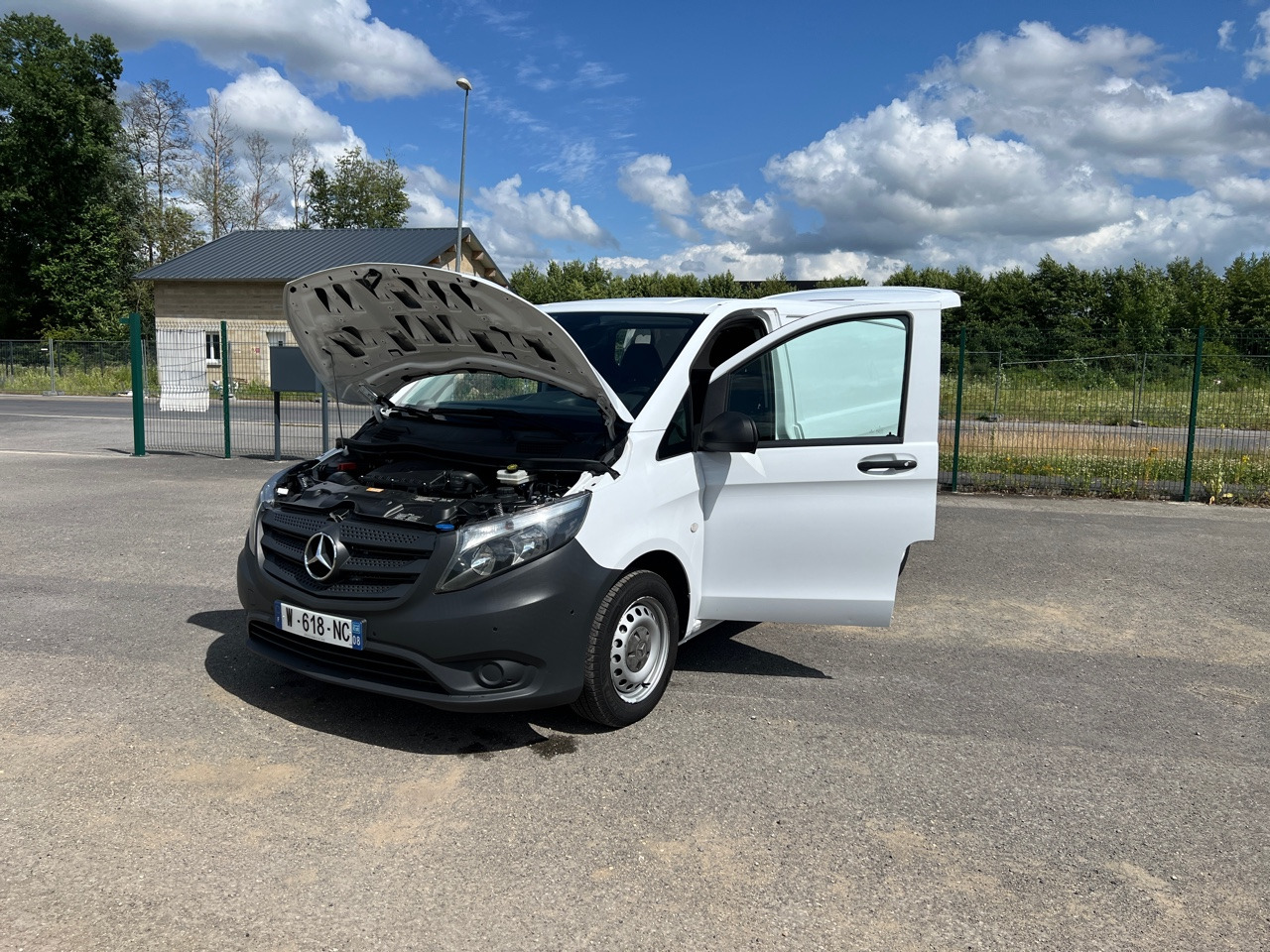 כלי רכב מסחרי עם לוח MERCEDES-BENZ VITO 109 Fourgon 1.6 BlueTEC Long Utilitaire: תמונה 21