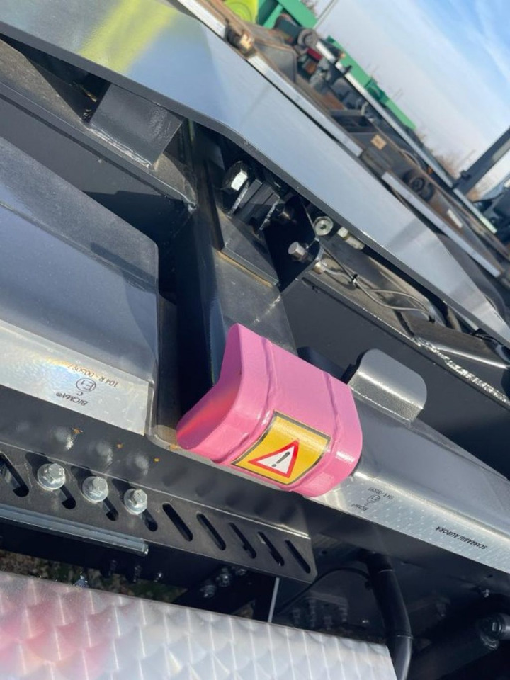 BLOCCAGGIO POSTERIORE ESTERNO - גוף וחלק חיצוני עבור משאית: תמונה 4 BLOCCAGGIO POSTERIORE ESTERNO - גוף וחלק חיצוני עבור משאית: תמונה 4