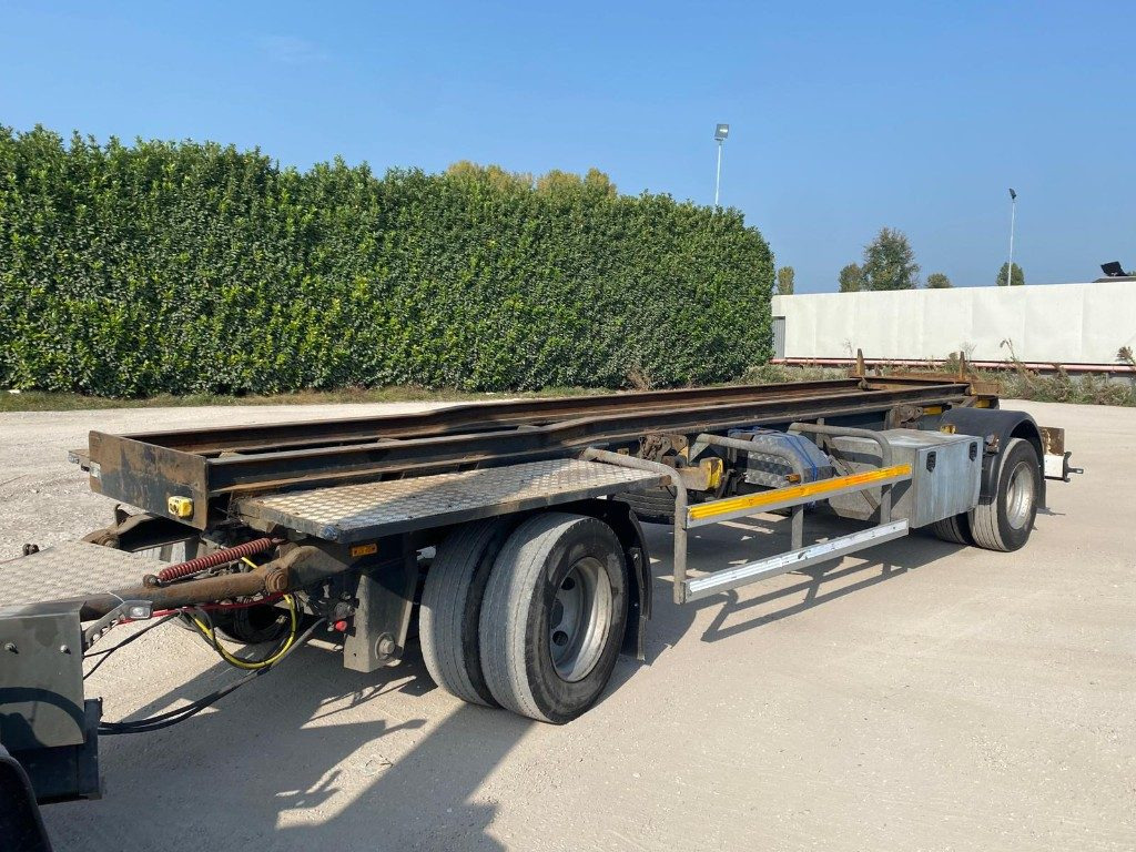 CARDI RIMORCHIO CARDI SCARRABILE PNEUMATICO - קרון נגרר מתגלגל/ מדלג: תמונה 3 CARDI RIMORCHIO CARDI SCARRABILE PNEUMATICO - קרון נגרר מתגלגל/ מדלג: תמונה 3