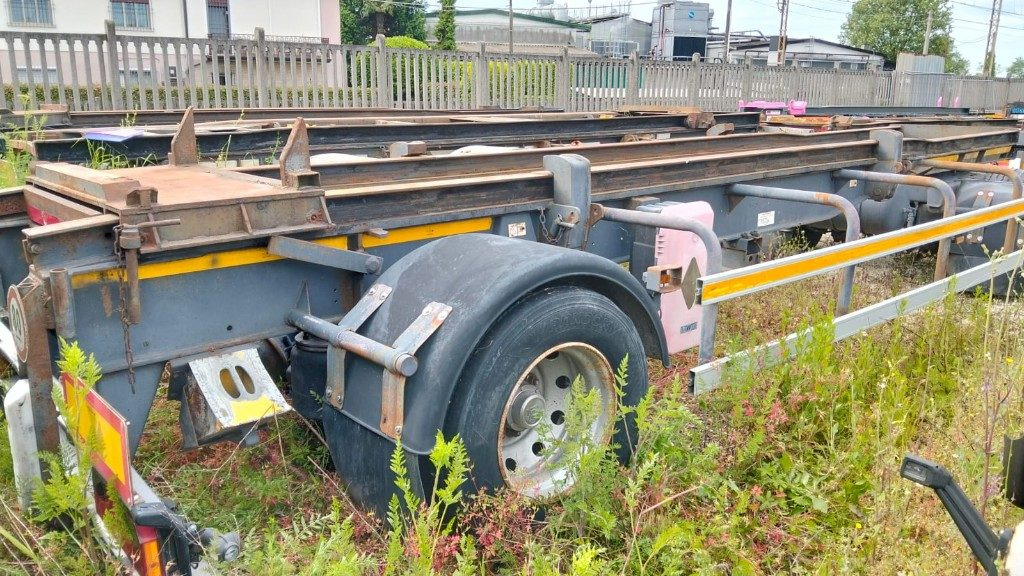 CARDI RIMORCHIO CARDI SCARRABILE PNEUMATICO - קרון נגרר מתגלגל/ מדלג: תמונה 3 CARDI RIMORCHIO CARDI SCARRABILE PNEUMATICO - קרון נגרר מתגלגל/ מדלג: תמונה 3