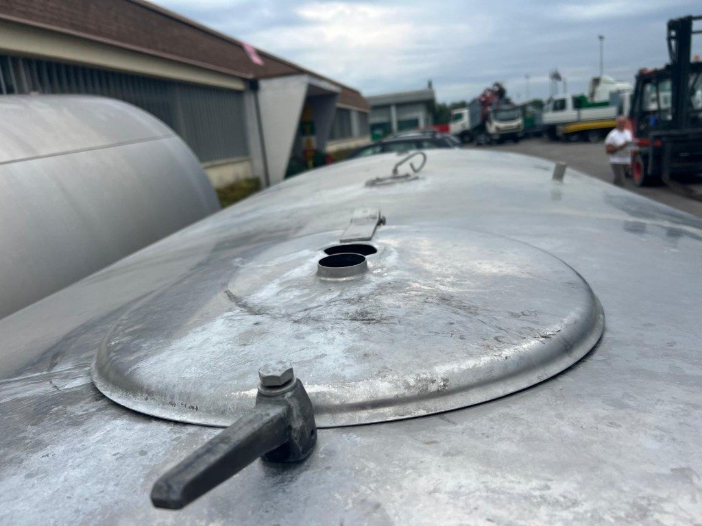 CISTERNA USATA IN ACCIAIO INOX COIBENTATA - מכולת גלגול: תמונה 5 CISTERNA USATA IN ACCIAIO INOX COIBENTATA - מכולת גלגול: תמונה 5
