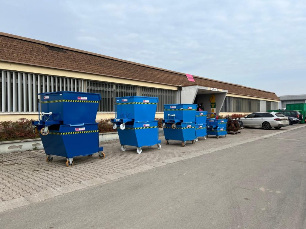 CONTAINER A BENNA RIBALTABILE - ציוד בנייה: תמונה 3 CONTAINER A BENNA RIBALTABILE - ציוד בנייה: תמונה 3