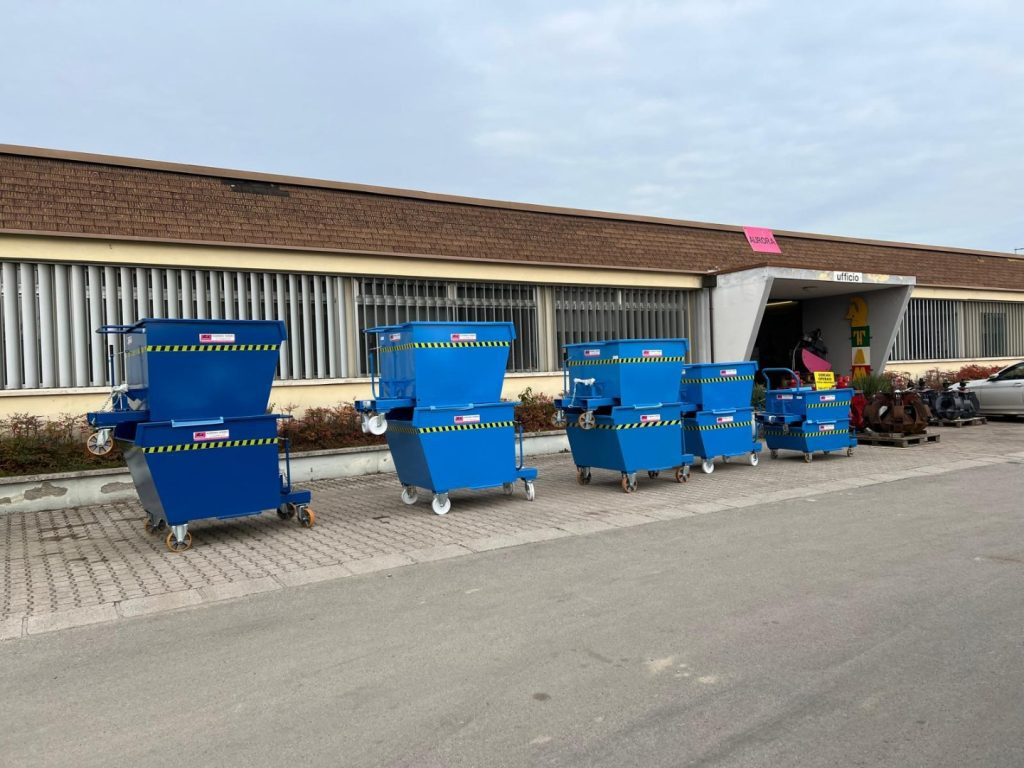 CONTAINER A BENNA RIBALTABILE - ציוד בנייה: תמונה 2 CONTAINER A BENNA RIBALTABILE - ציוד בנייה: תמונה 2