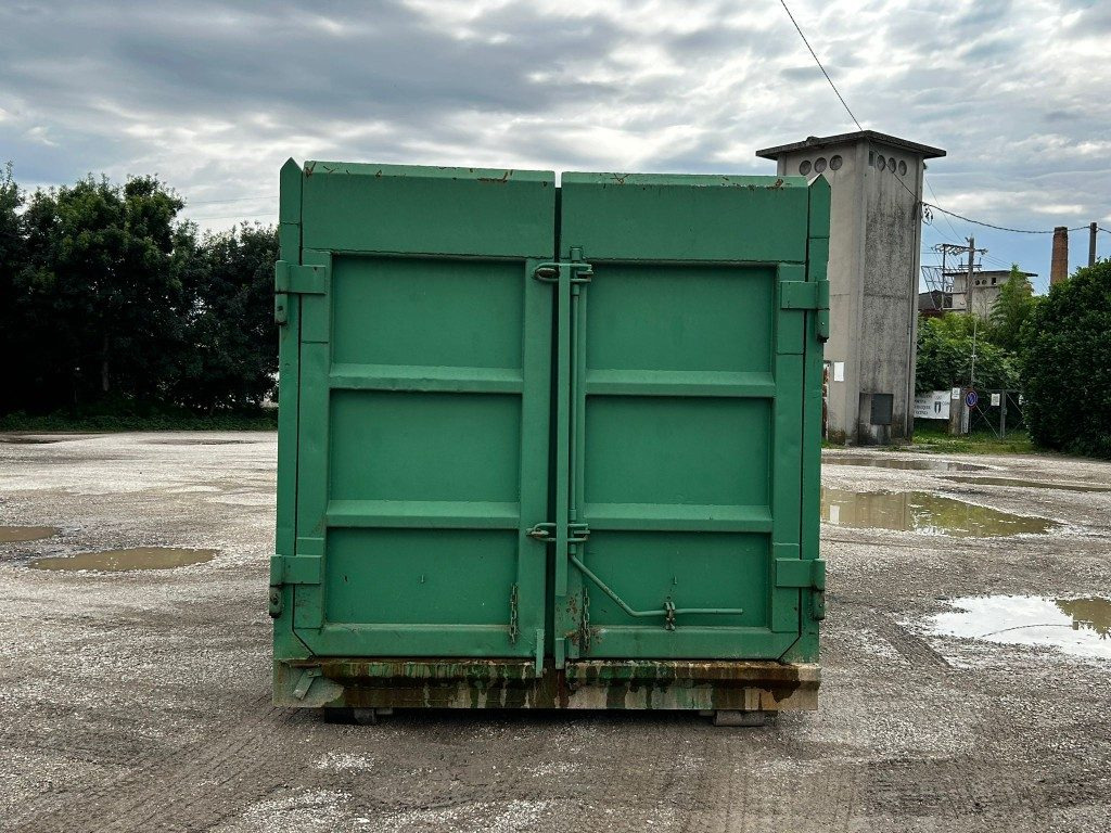 CONTAINER SCARRABILE USATO A CIELO APERTO + GRU - מכולת גלגול: תמונה 4 CONTAINER SCARRABILE USATO A CIELO APERTO + GRU - מכולת גלגול: תמונה 4