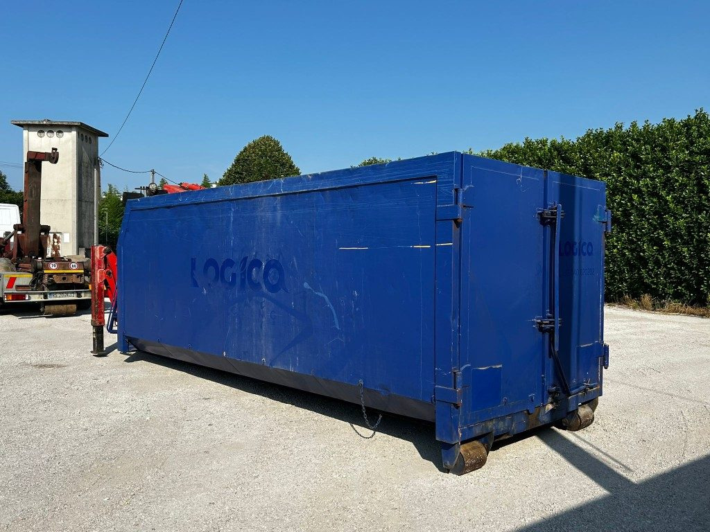 CONTAINER SCARRABILE USATO A CIELO APERTO + GRU - מכולת גלגול: תמונה 3 CONTAINER SCARRABILE USATO A CIELO APERTO + GRU - מכולת גלגול: תמונה 3