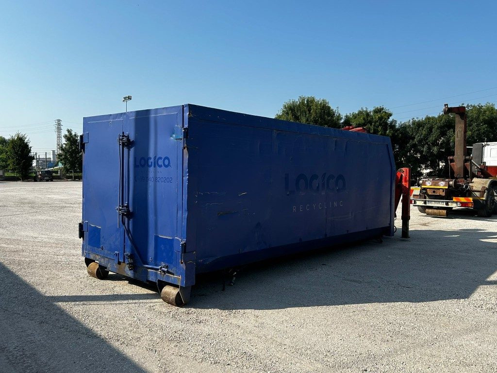 CONTAINER SCARRABILE USATO A CIELO APERTO + GRU - מכולת גלגול: תמונה 5 CONTAINER SCARRABILE USATO A CIELO APERTO + GRU - מכולת גלגול: תמונה 5