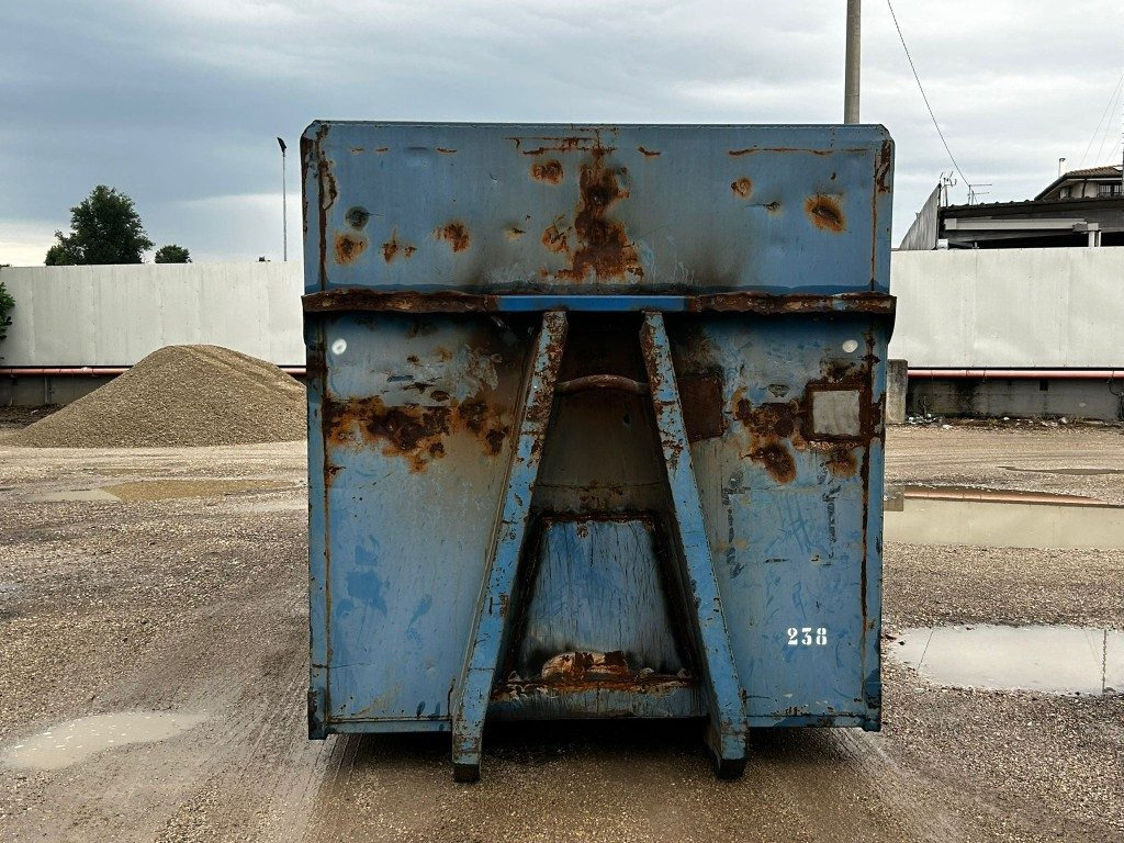 CONTAINER SCARRABILE USATO PER SEGATURA - מכולת גלגול: תמונה 2 CONTAINER SCARRABILE USATO PER SEGATURA - מכולת גלגול: תמונה 2