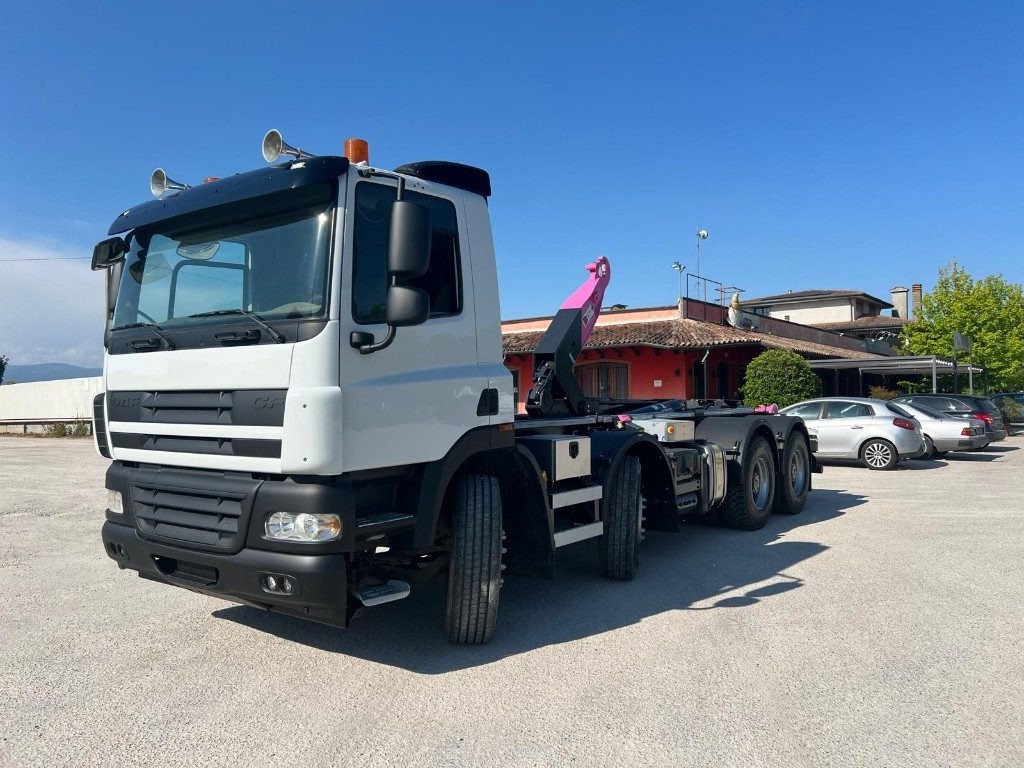 DAF CF85 SCARRABILE - משאית הרמת וו: תמונה 1 DAF CF85 SCARRABILE - משאית הרמת וו: תמונה 1