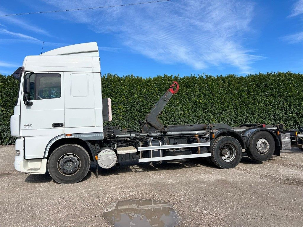 DAF XF530 SCARRABILE - משאית הרמת וו: תמונה 3 DAF XF530 SCARRABILE - משאית הרמת וו: תמונה 3