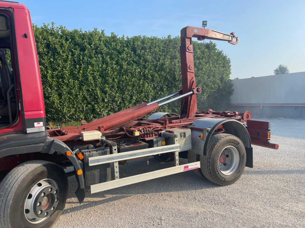 FIAT IVECO EUROCARGO 150E23 - משאית הרמת וו: תמונה 4 FIAT IVECO EUROCARGO 150E23 - משאית הרמת וו: תמונה 4