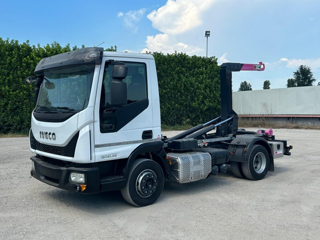IVECO 120EL22 CON SCARRABILE NUOVO - משאית הרמת וו: תמונה 1 IVECO 120EL22 CON SCARRABILE NUOVO - משאית הרמת וו: תמונה 1
