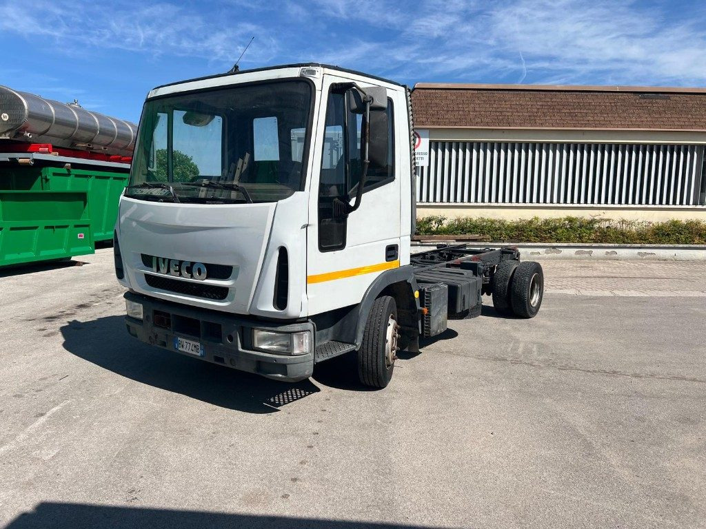 IVECO 80E15 A TELAIO - משאית עם שלדת תא: תמונה 1 IVECO 80E15 A TELAIO - משאית עם שלדת תא: תמונה 1