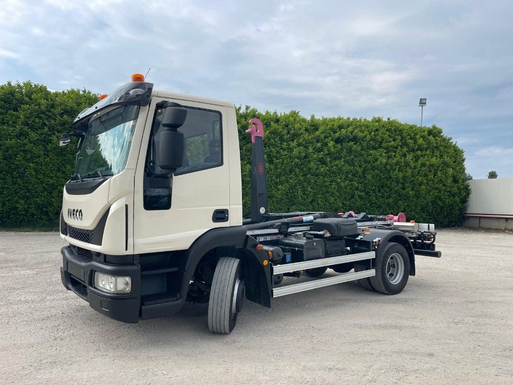 IVECO EUROCARGO 120E22 SCARRABILE - משאית הרמת וו: תמונה 1 IVECO EUROCARGO 120E22 SCARRABILE - משאית הרמת וו: תמונה 1