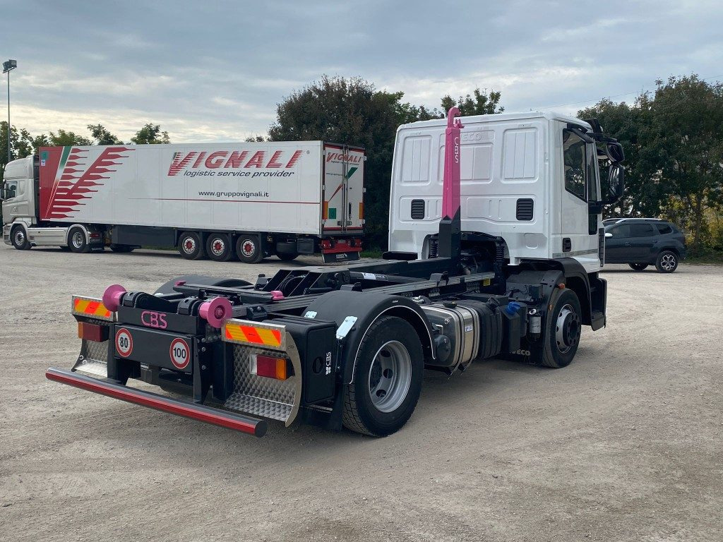 IVECO EUROCARGO 120E25 SCARRABILE - משאית הרמת וו: תמונה 4 IVECO EUROCARGO 120E25 SCARRABILE - משאית הרמת וו: תמונה 4
