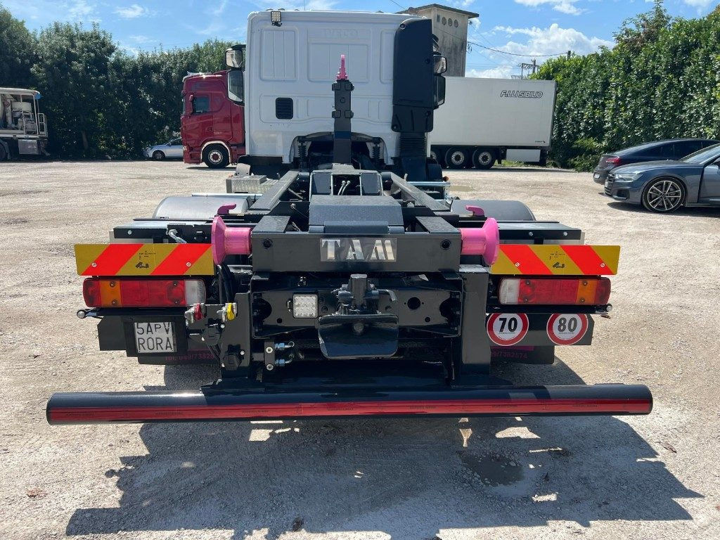 IVECO EUROCARGO 120E28 CON SCARRABILE NUOVO - משאית הרמת וו: תמונה 4 IVECO EUROCARGO 120E28 CON SCARRABILE NUOVO - משאית הרמת וו: תמונה 4