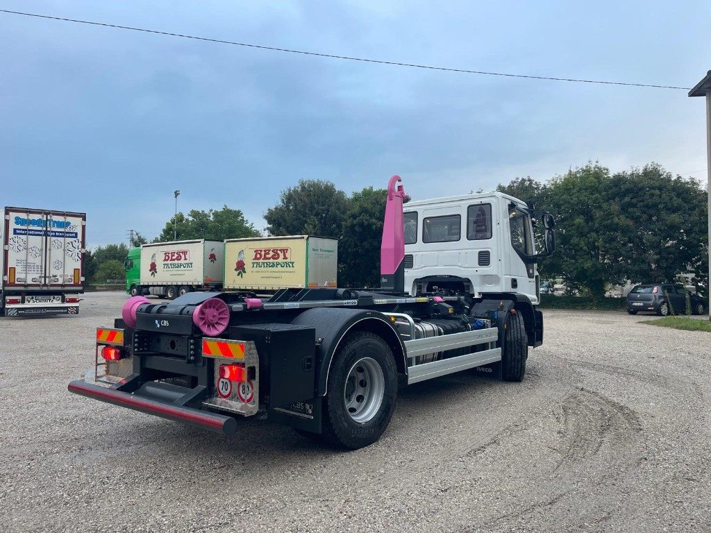 IVECO EUROCARGO 180K32 SCARRABILE NUOVO - משאית הרמת וו: תמונה 4 IVECO EUROCARGO 180K32 SCARRABILE NUOVO - משאית הרמת וו: תמונה 4