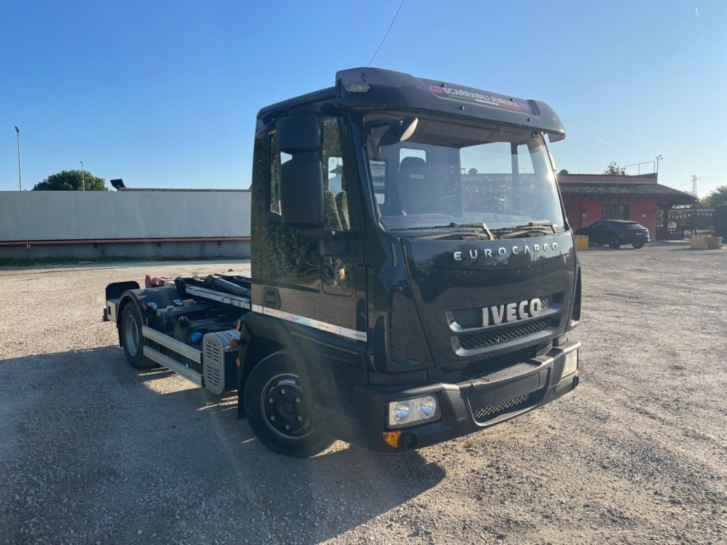 IVECO EUROCARGO 75E18 CON SCARRABILE NUOVO - משאית הרמת וו: תמונה 1 IVECO EUROCARGO 75E18 CON SCARRABILE NUOVO - משאית הרמת וו: תמונה 1