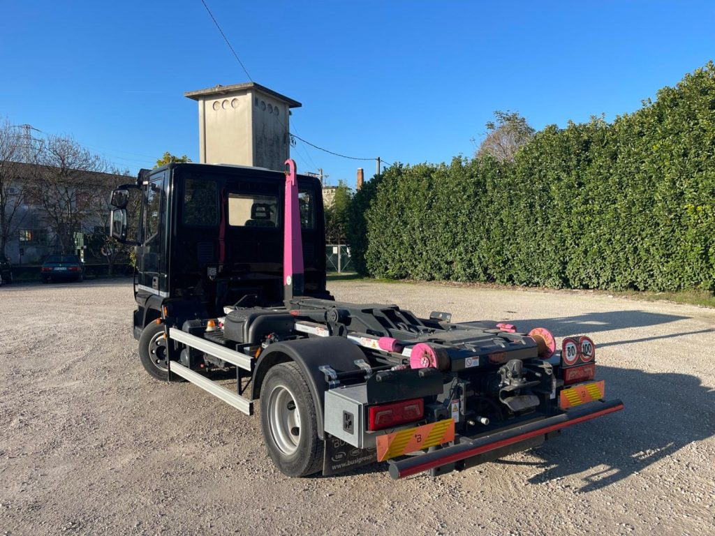 IVECO EUROCARGO 75E18 CON SCARRABILE NUOVO - משאית הרמת וו: תמונה 5 IVECO EUROCARGO 75E18 CON SCARRABILE NUOVO - משאית הרמת וו: תמונה 5