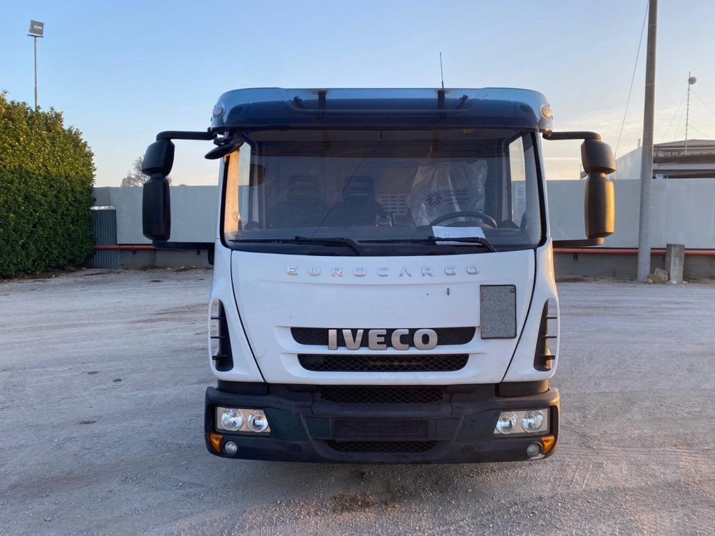 IVECO EUROCARGO 80 E18 CON IMPIANTO SCARRABILE NUO - משאית הרמת וו: תמונה 4 IVECO EUROCARGO 80 E18 CON IMPIANTO SCARRABILE NUO - משאית הרמת וו: תמונה 4