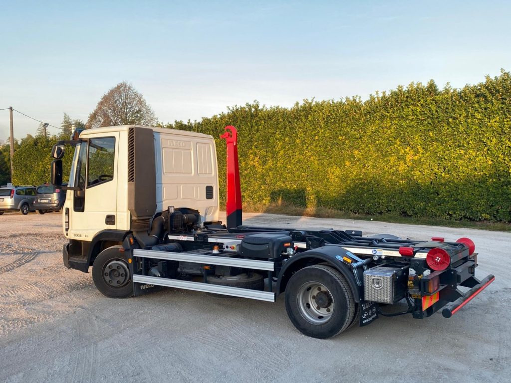IVECO EUROCARGO 80 E18 CON IMPIANTO SCARRABILE NUO - משאית הרמת וו: תמונה 5 IVECO EUROCARGO 80 E18 CON IMPIANTO SCARRABILE NUO - משאית הרמת וו: תמונה 5