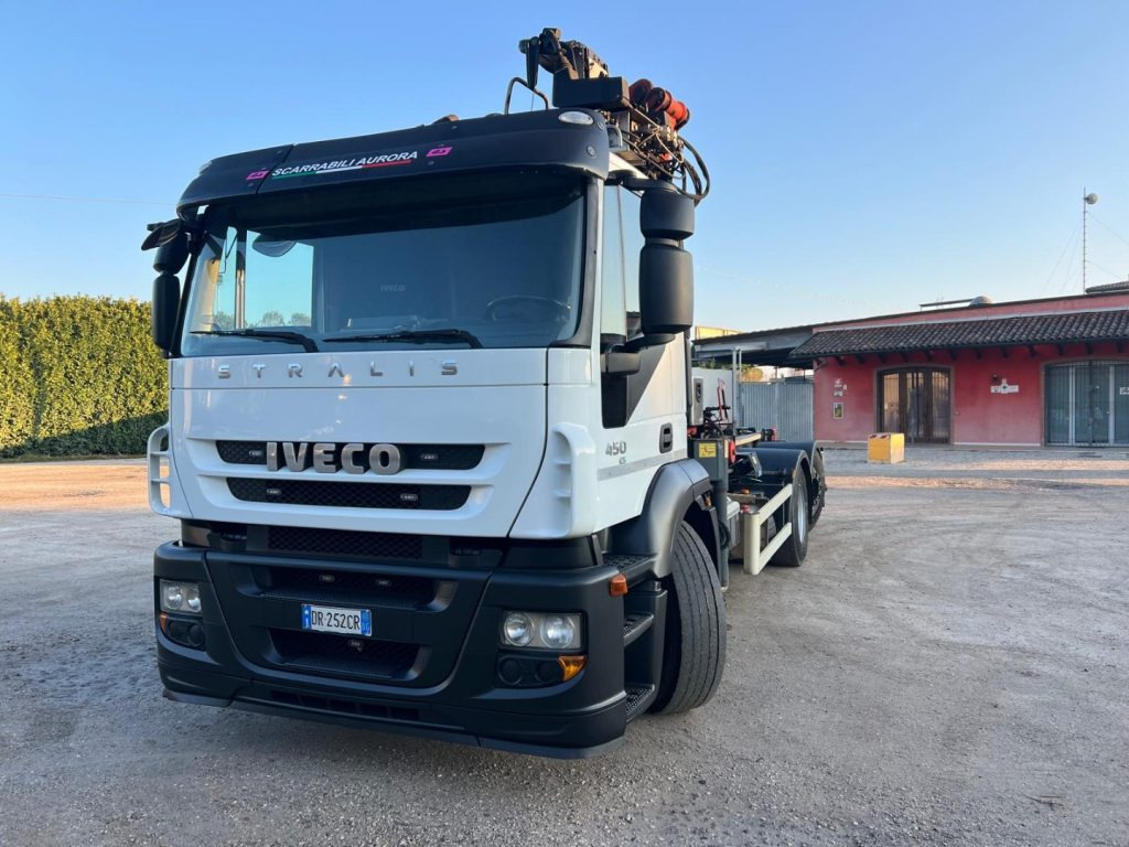 IVECO STRALIS 260E45 SCARRABILE - משאית הרמת וו, משאית מנוף: תמונה 2 IVECO STRALIS 260E45 SCARRABILE - משאית הרמת וו, משאית מנוף: תמונה 2