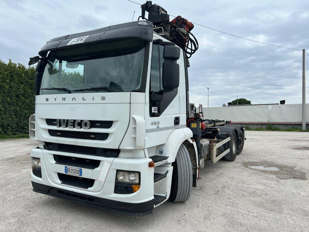 IVECO STRALIS 260E45 SCARRABILE - משאית הרמת וו: תמונה 1 IVECO STRALIS 260E45 SCARRABILE - משאית הרמת וו: תמונה 1
