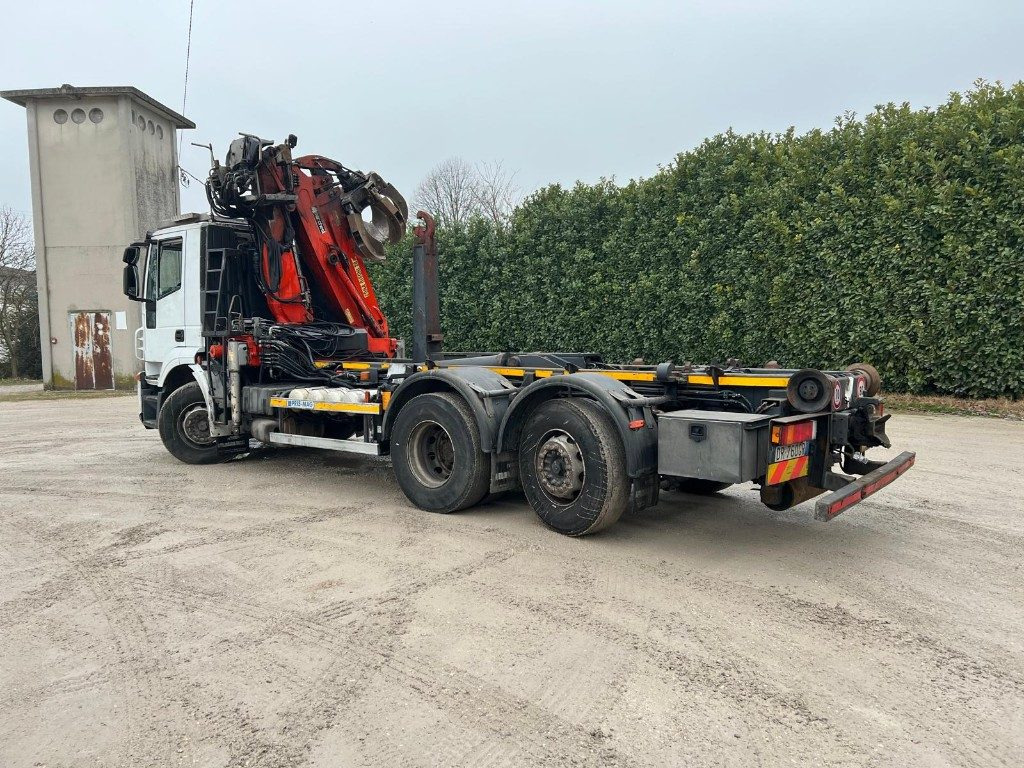 IVECO STRALIS 260S42 SCARRABILE USATO CON GRU - משאית הרמת וו: תמונה 3 IVECO STRALIS 260S42 SCARRABILE USATO CON GRU - משאית הרמת וו: תמונה 3