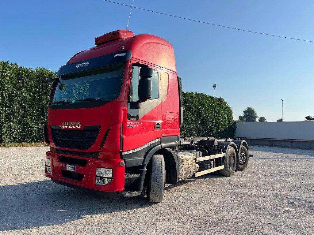 IVECO STRALIS 500 SCARRABILE - משאית הרמת וו: תמונה 1 IVECO STRALIS 500 SCARRABILE - משאית הרמת וו: תמונה 1