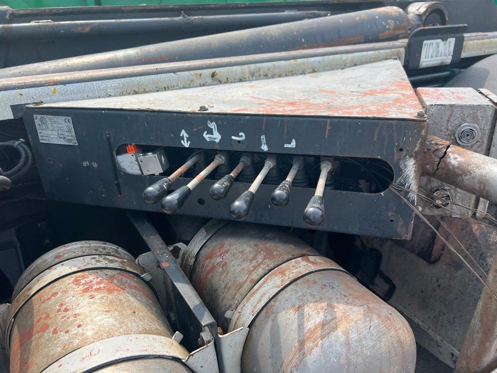 IVECO STRALIS AS260S 50Y SCARRABILE - משאית הרמת וו: תמונה 5 IVECO STRALIS AS260S 50Y SCARRABILE - משאית הרמת וו: תמונה 5