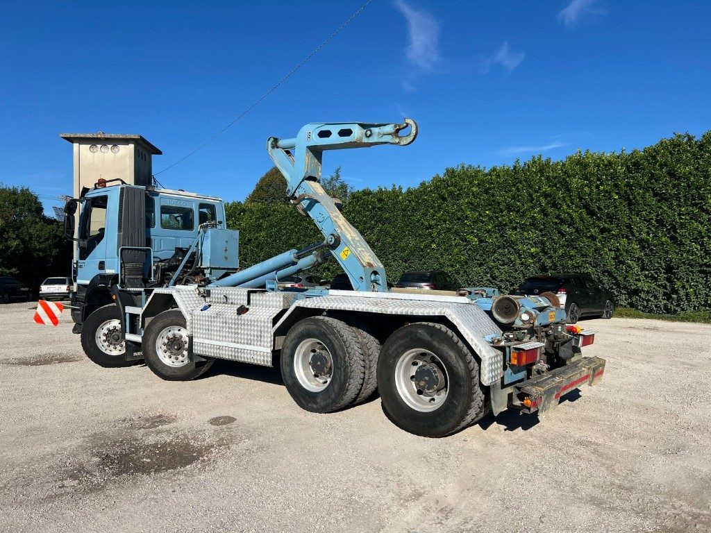 IVECO TRAKKER 450 SCARRABILE - משאית הרמת וו: תמונה 4 IVECO TRAKKER 450 SCARRABILE - משאית הרמת וו: תמונה 4