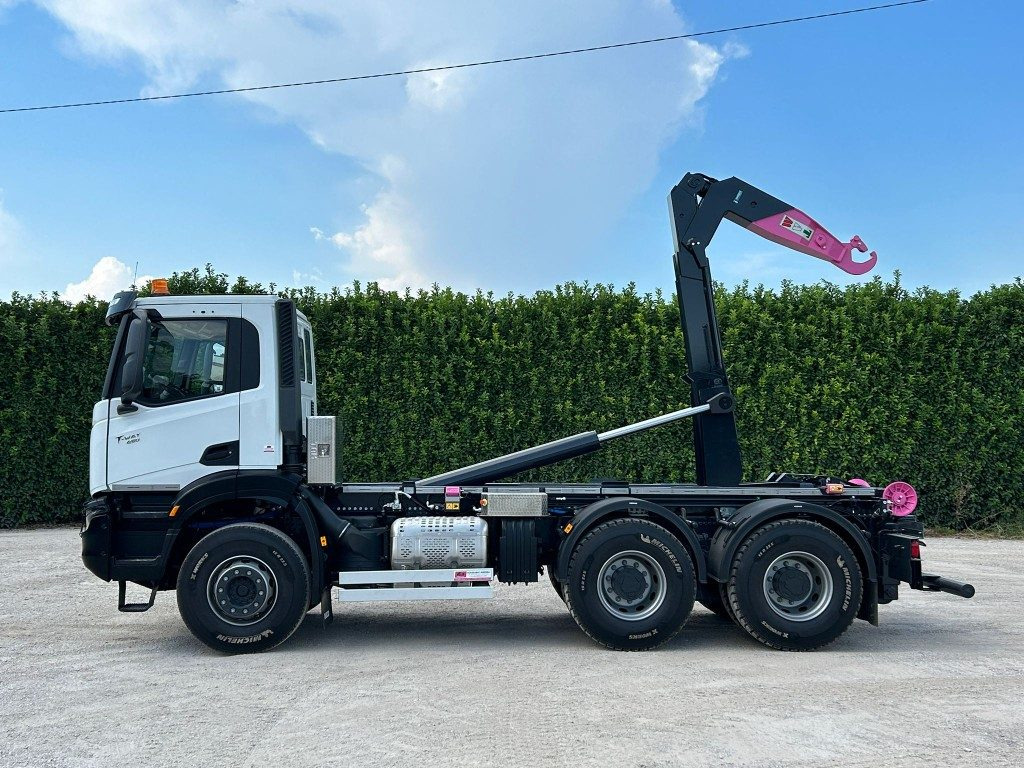 IVECO TRAKKER T-WAY AD380T NUOVO SCARRABILE - משאית הרמת וו: תמונה 2 IVECO TRAKKER T-WAY AD380T NUOVO SCARRABILE - משאית הרמת וו: תמונה 2
