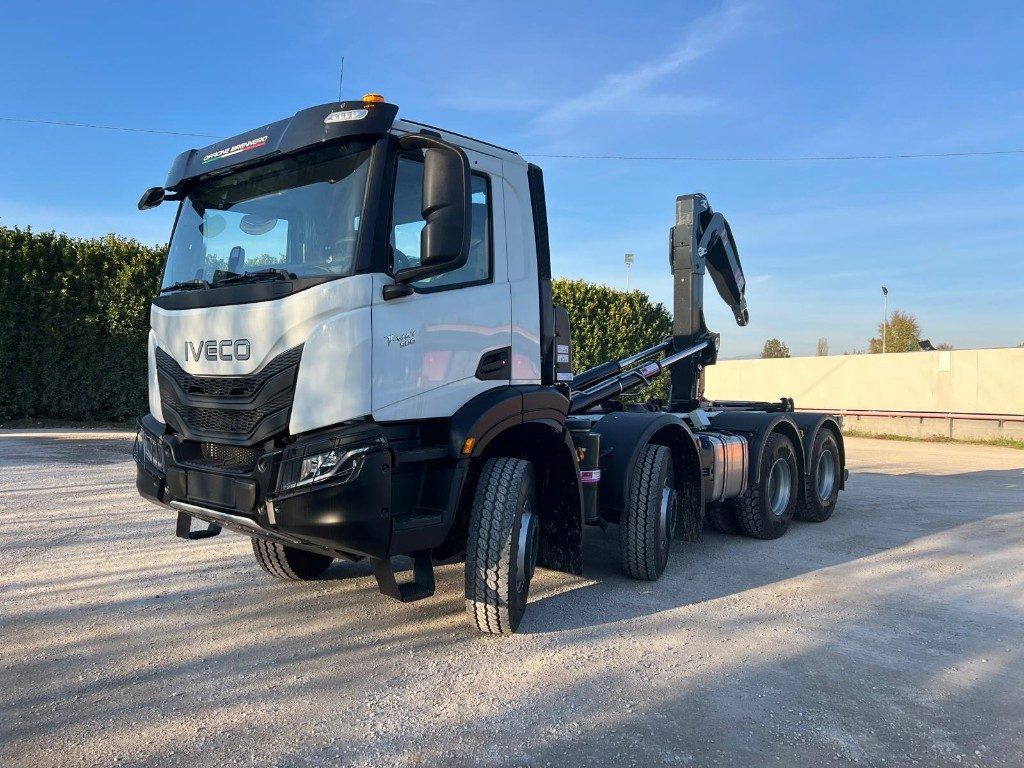IVECO TRAKKER T-WAY AD500 NUOVO SCARRABILE - משאית הרמת וו: תמונה 2 IVECO TRAKKER T-WAY AD500 NUOVO SCARRABILE - משאית הרמת וו: תמונה 2