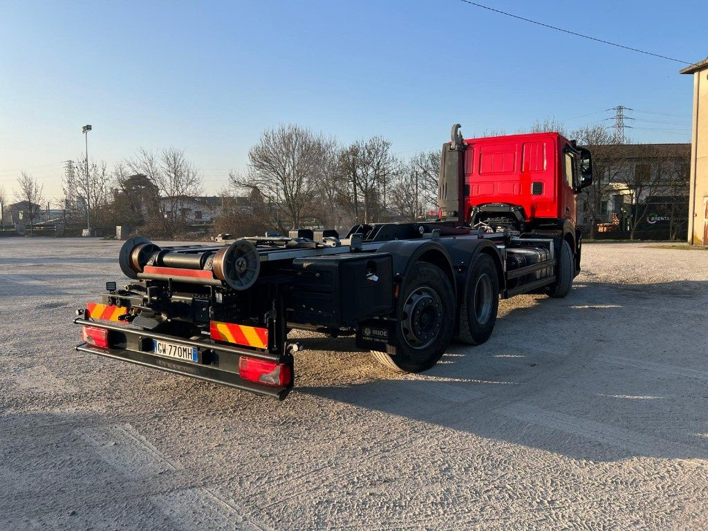 IVECO X-WAY AD260 NUOVO TARGATO SCARRABILE - משאית הרמת וו: תמונה 4 IVECO X-WAY AD260 NUOVO TARGATO SCARRABILE - משאית הרמת וו: תמונה 4