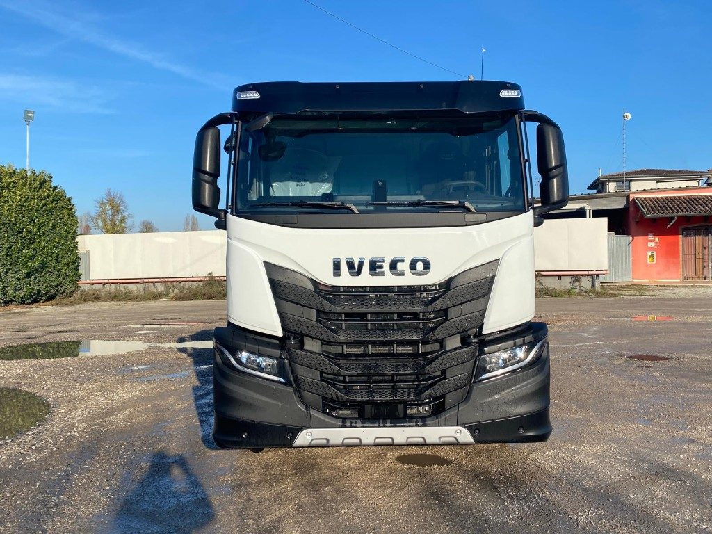 IVECO X-WAY AD280X48 NUOVO SCARRABILE PASSO 4500 - משאית הרמת וו: תמונה 2 IVECO X-WAY AD280X48 NUOVO SCARRABILE PASSO 4500 - משאית הרמת וו: תמונה 2