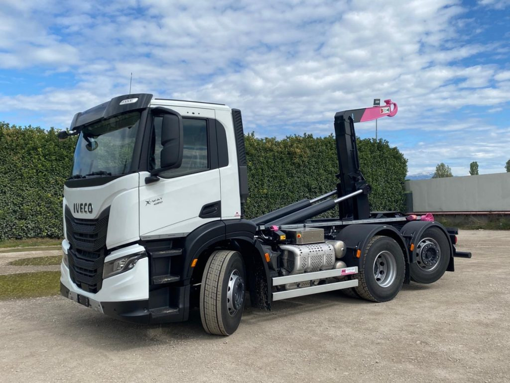IVECO X-WAY AD280X48Y NUOVO SCARRABILE PASSO 3120 - משאית הרמת וו: תמונה 1 IVECO X-WAY AD280X48Y NUOVO SCARRABILE PASSO 3120 - משאית הרמת וו: תמונה 1